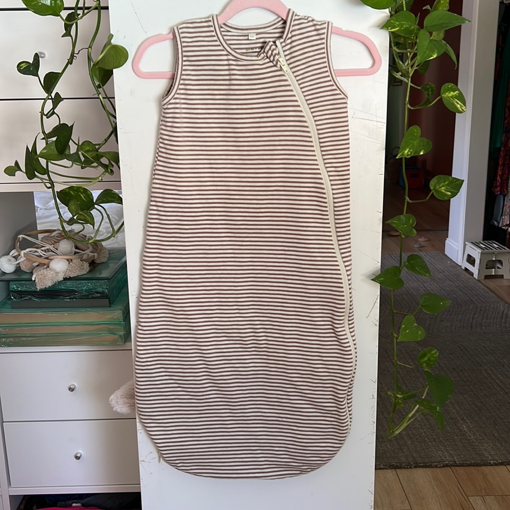Quincy Mae sleep sack (0-6m) EUC